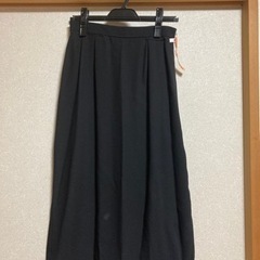 レトロな赤のスーツ（ジャケット、ロングスカート）の画像