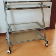 プリンターも置けるパソコン用机の画像