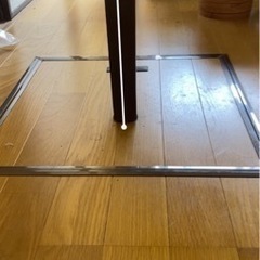 食卓テーブルの画像