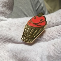 BVLGARIブルガリカップケーキピンブローチの画像
