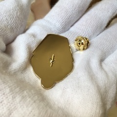 BVLGARIブルガリカップケーキピンブローチの画像