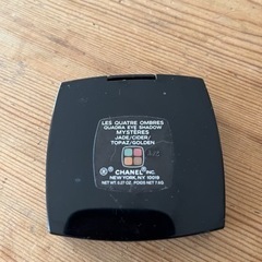 シャネルの化粧品　アイシャドウの画像