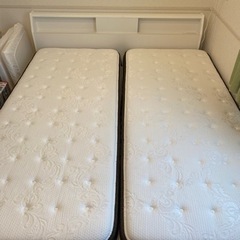 【値下げ】ニトリ　クイーンベッド　マットレスなど全て込み