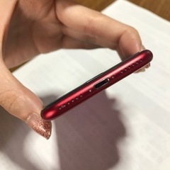 【値下げ】【美品】iPhone SE2 128㎇ レッド simフリーの画像