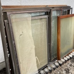 サッシ差し上げます。