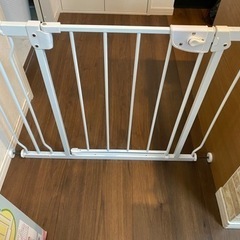 ベビーゲートです