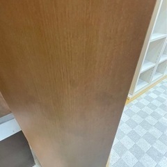 【リサイクルサービス八光　田上店　配達設置OK】ベージュ　大型本棚 引き出し付きの画像