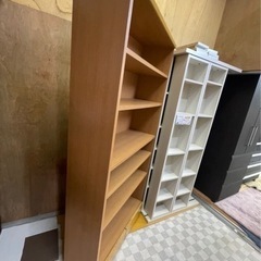 【リサイクルサービス八光　田上店　配達設置OK】ベージュ　大型本棚 引き出し付きの画像