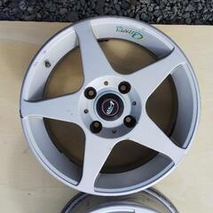 ホイールメーカー不明古い15インチ PCD114.3x4 6.5JJ OFF35