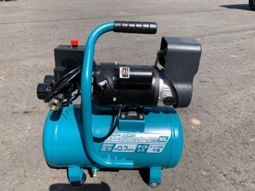 静音タイプ、オイルレスのエアコンプレッサー FIRST製 ACP-10VA