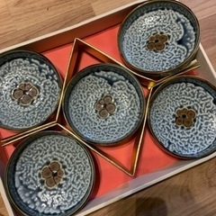 和皿沢山あります。　全て揃い皿　新品未使用