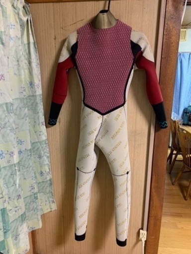 値下げしました！未使用レディースセミドライウエットスーツ