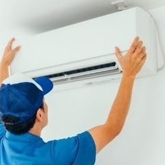 経験者求む❗️エアコン工事スタッフ募集❗️月給22万〜28万👍未...