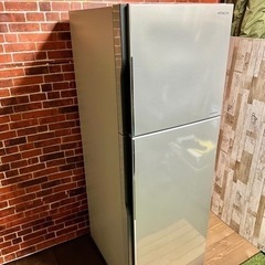 【美品＆高年式‼️】HITACHI 大きめ2ドア 冷蔵庫✨ スリム設計⭕️ 2018年製🌟 配送＆設置込み🚛の画像