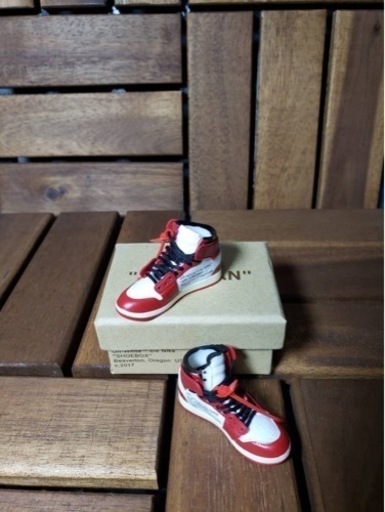 魔人ブウ×NIKEスニーカーミニチュアフィギュア　Off-White シカゴ