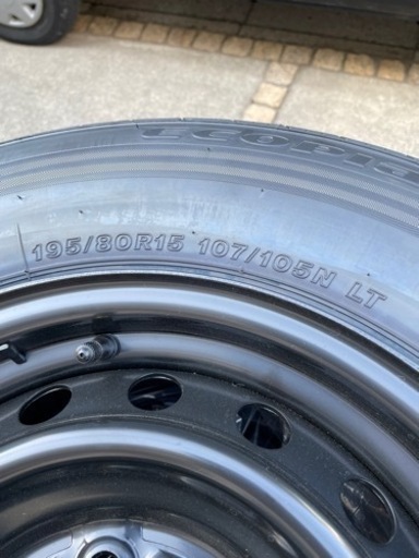 新品タイヤ4本セット　スチールホイール付き