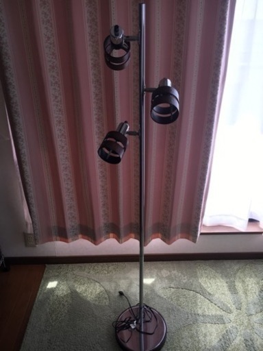 スタンドライト　　　ニトリ商品