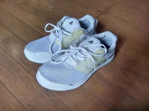 adidasスニーカー　27センチ