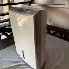 三菱除湿機　形名MJ-100V-H 　除湿機　作動確認済 　梅雨時家電　USED品の画像