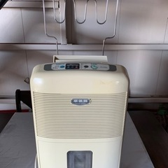 コロナ除湿機 型式名CD-J107 作動確認済　除湿機　梅雨時家...