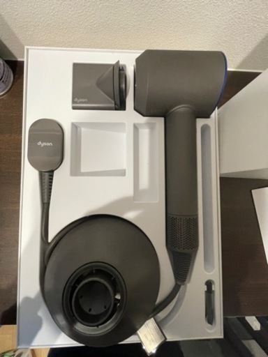 ダイソンドライヤー