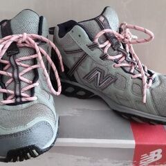 new balance　トレッキングシューズ　23〜24cm