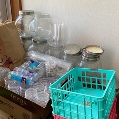 アクセサリーパーツなどを入れていました