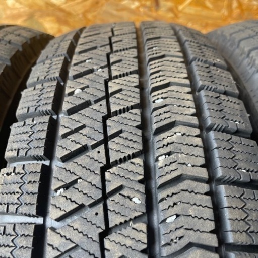 極上　BRIDGESTONE VRX2 185/70R14 スタッドレス　タイヤ　2019年製