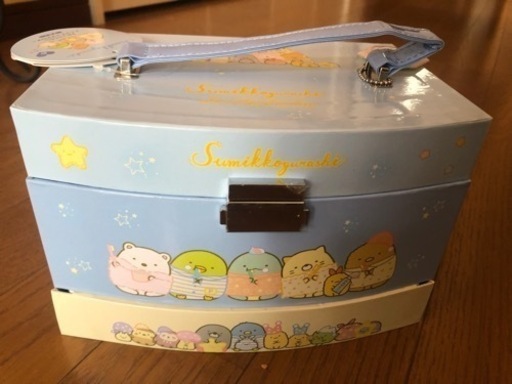 すみっコぐらしのメイクアップドロアーです