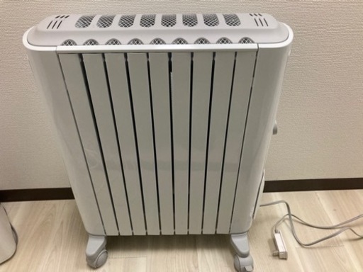 オイルヒーター　　DeLonghi RHJ75V0915-GY