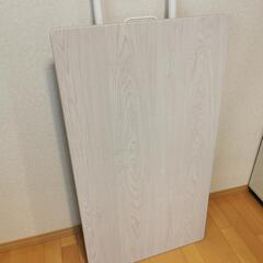 昇降テーブルの画像