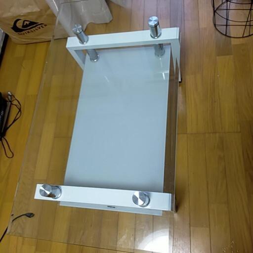 オシャレなガラステーブル