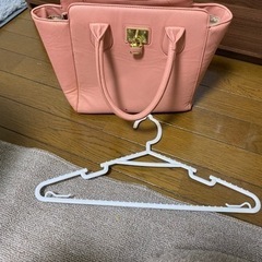 濃いピンク  バッグ レディーしまむら  ハニーズ