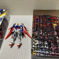 RGデスティニーガンダム　作りかけ　ガンプラの画像
