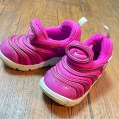 NIKE ダイナモフリー ネオンピンク 14cm
