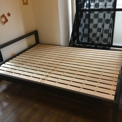 ダブルベッド ベッドフレーム&マットレスの画像