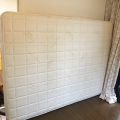 ダブルベッド ベッドフレーム&マットレスの画像