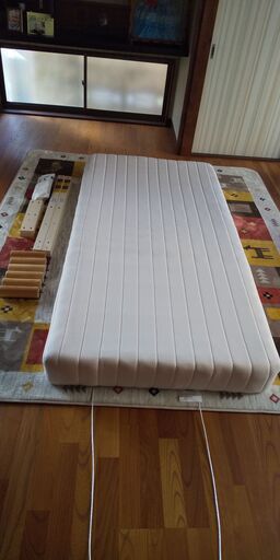 シングルベッド　200ｃｍ×97ｃｍ×高さ38ｃｍ
