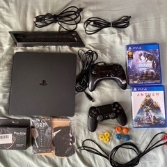 【お取引決定】PS4 CUH-2000 箱無し、おまけ多数