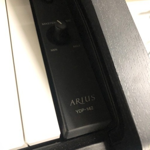 美品　電子ピアノ 椅子セット　YAMAHA ARIUS YDP-142