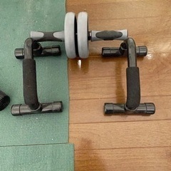 ぶら下がり健康器　懸垂マシン　チンニングスタンドの画像