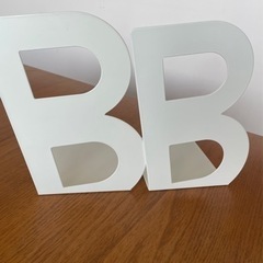 IKEAのブックエンド　ブックスタンドの画像