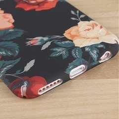 新品未使用　アンティーク風フラワー柄iPhoneケースiPhone7plus / 8plusの画像