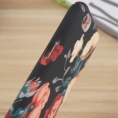 新品未使用　アンティーク風フラワー柄iPhoneケースiPhone7plus / 8plusの画像