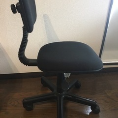 【決まりました】事務椅子 上下昇降機能付きの画像
