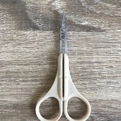 眉毛用ハサミの画像