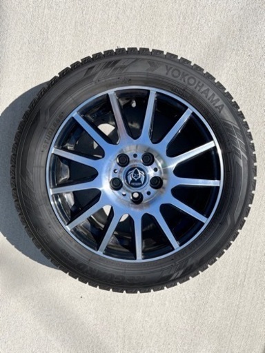 スタッドレスタイヤ　4本セット　ホイールとナット付　185/60r15　シエンタ