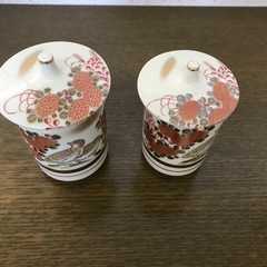 九谷焼　湯呑み　2客　未使用品　蓋付き　夫婦湯呑みの画像