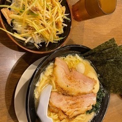 定期的に一緒に食事に行ける友達が欲しいんです。 - 友達