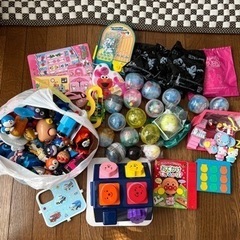 【受け渡し予定者決定しました】知育玩具＆新品トーマスガチャガチャ...